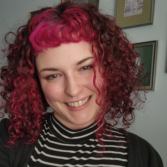 Meet your Posher, Samantha ❤ - Picture 1 of 1